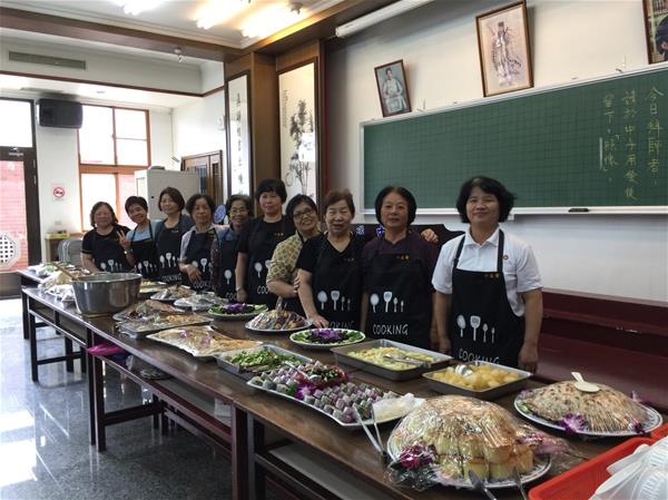 膳食班人員合照2
