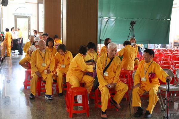 等待會議1