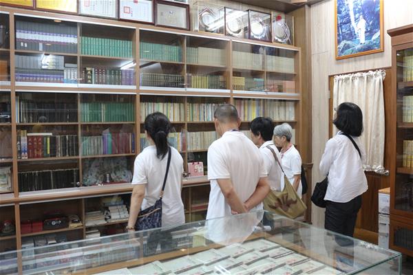 參觀師尊文物館4.jpg