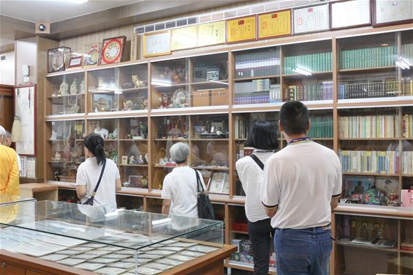 參觀師尊文物館5.jpg